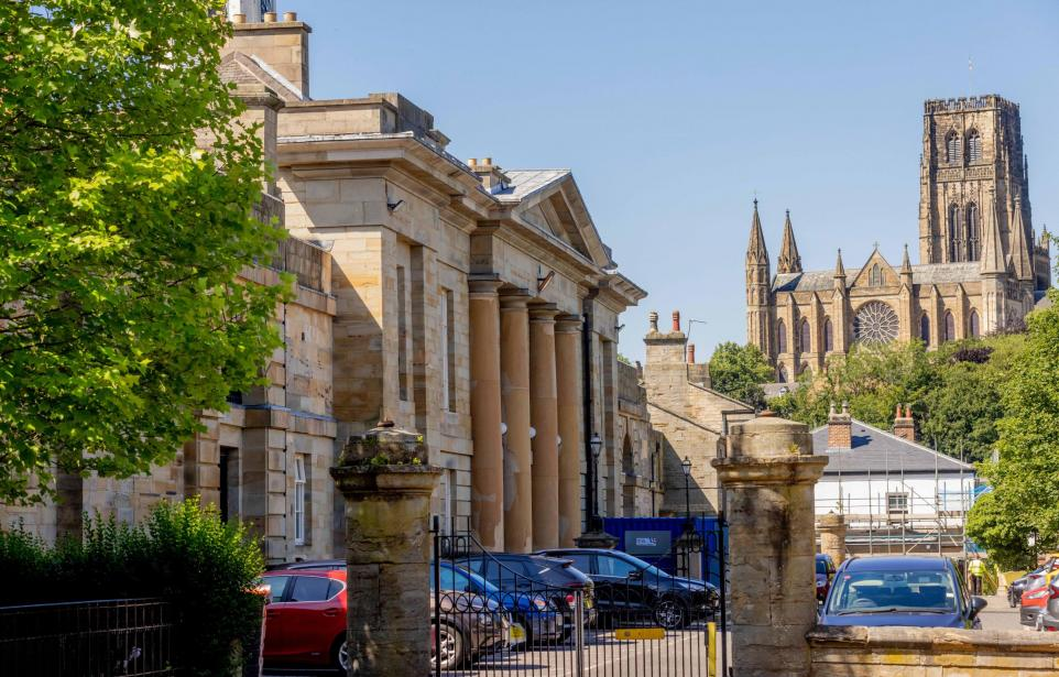 在英华人绑架女性